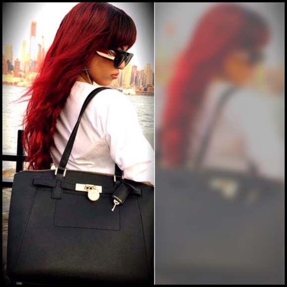 Michael Kors Hamilton Traveler 
Large Black Tote - Picture 11 of 11